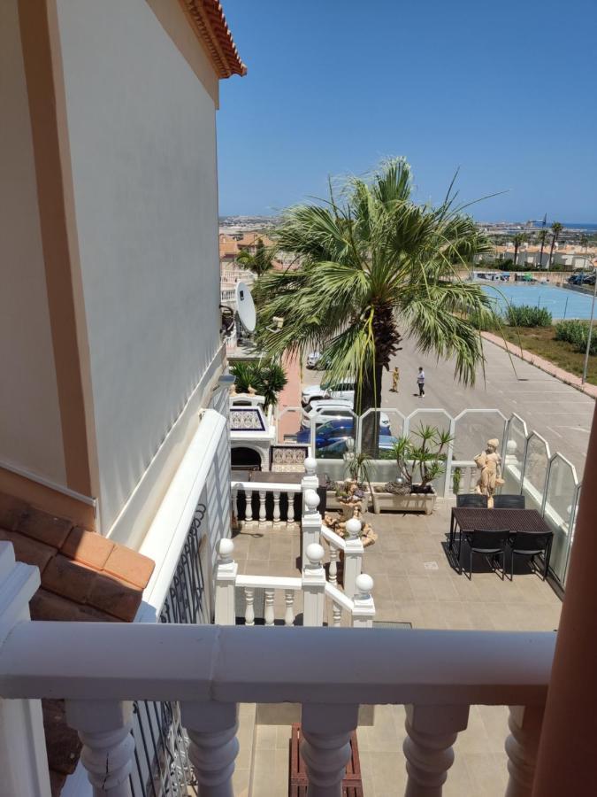 Confortable Apartamento Con Vistas Al Mar Torrevieja Exterior foto